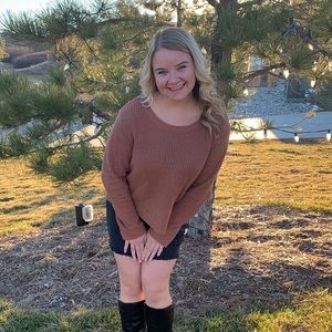 Meet your Posher, Hannah